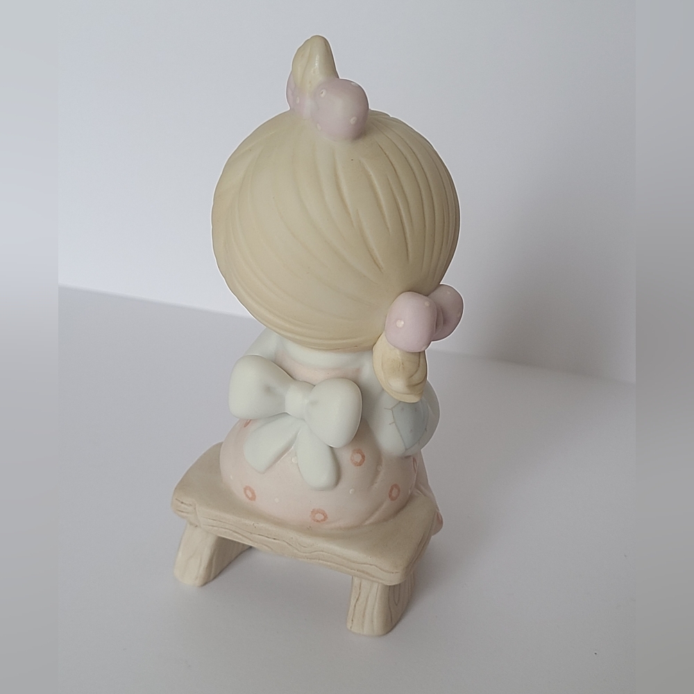 Vintage 80s Precious Moments Girl Skunk Collectible Porcelain Figurine - Picture 8 of 9